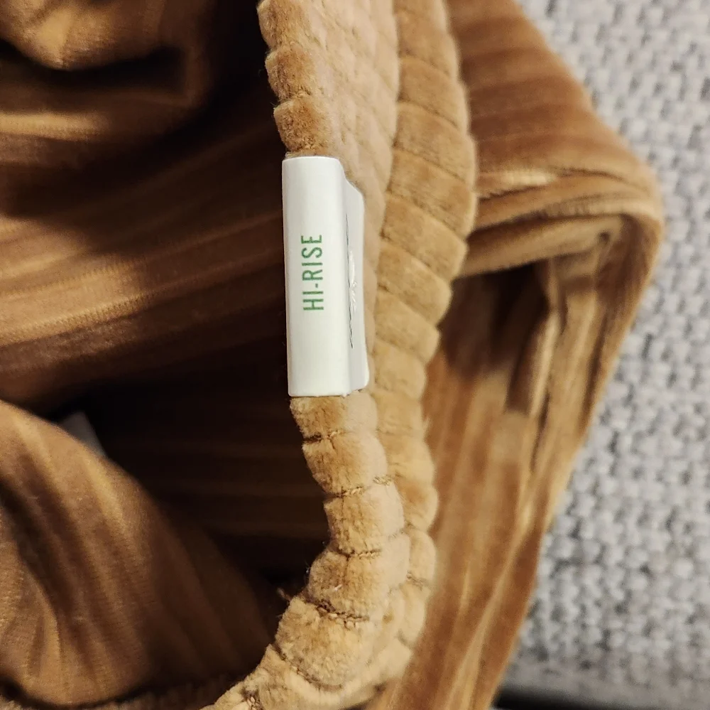 Aerie Groove On High Waisted Velour Flare Pant size Small regular NWT - Picture 3 of 6